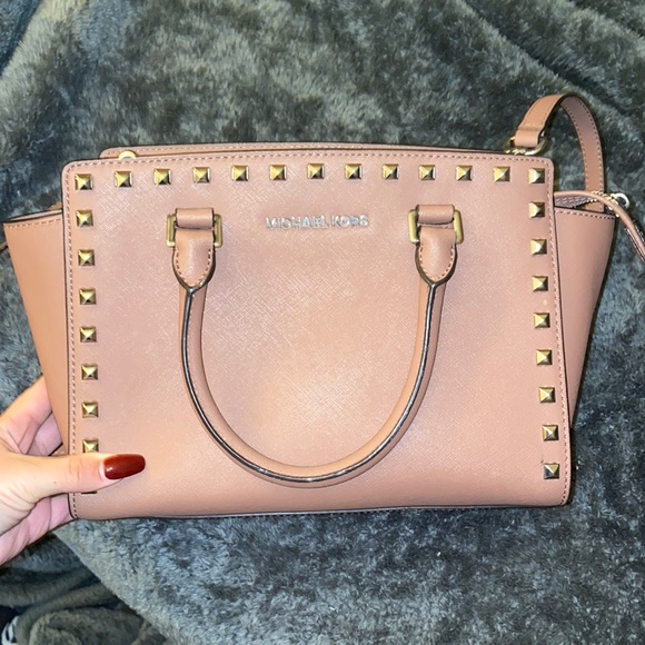 ❣️SOLD❣️Michael Kors Studded Selma Purse - Picture 1 of 6
